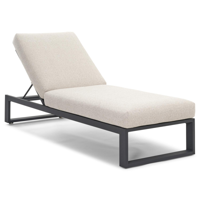 Verato verstelbaar ligbed in zwart aluminium met catania sand all weather cosytica kussen
