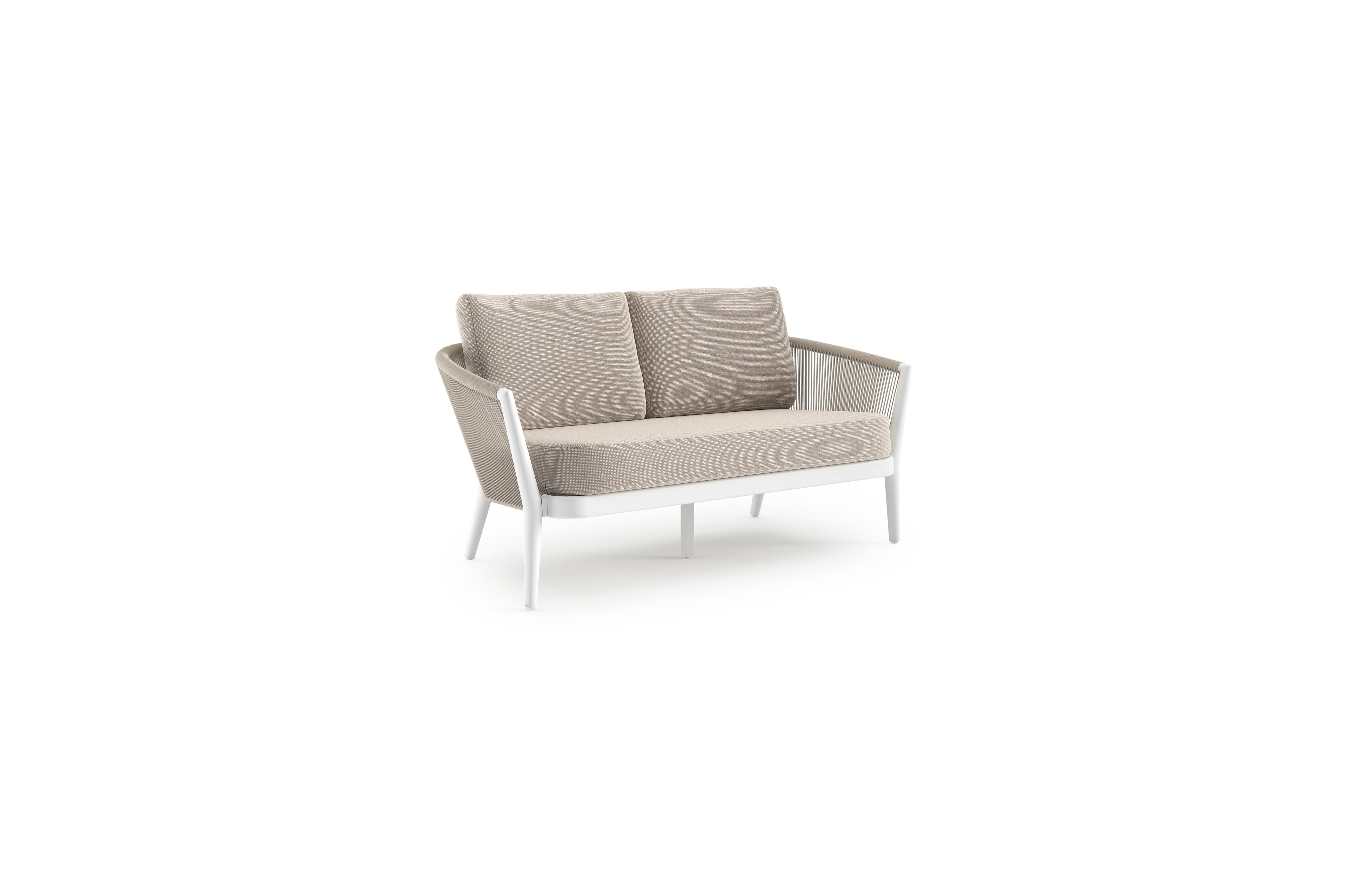 Orso loungebank in wit aluminium en beige verticaal geweven ronde rope met Slow Farafra all weather sunbrella® luxe kussen