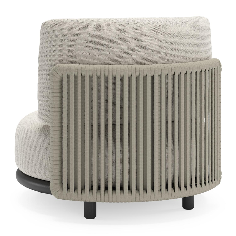 Fauteuil de jardin Lomano en aluminium noir et corde luxe plate tissée verticalement beige et coussins en all weather solica Firenze Natural