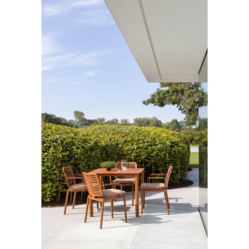 Fano stapelbare tuinstoel in roestbruin aluminium