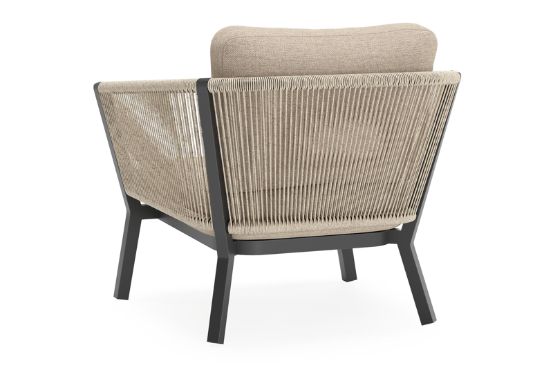 Cordoba loungestoel in zwart aluminium en beige verticaal geweven ronde rope met rustic weather+ softtouch kussen