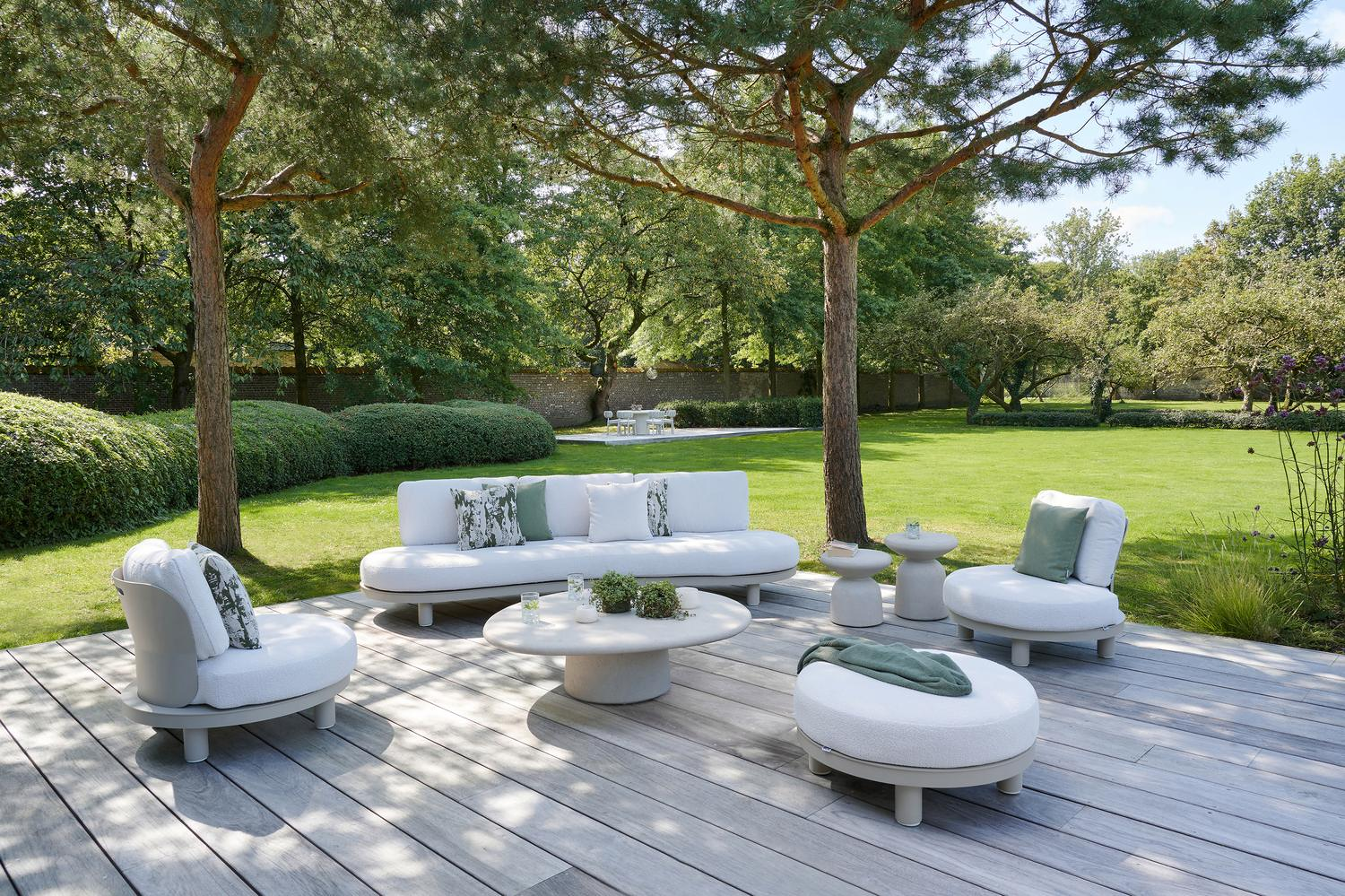 Donato loungeset in beige aluminium met all weather sunbrella® luxe Heritage Ash kussen