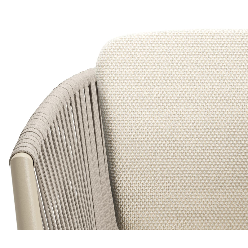 Orso tuinstoel in beige aluminium en beige verticaal geweven vlakke rope met zitkussen in All Weather Cosytica Althea Off White