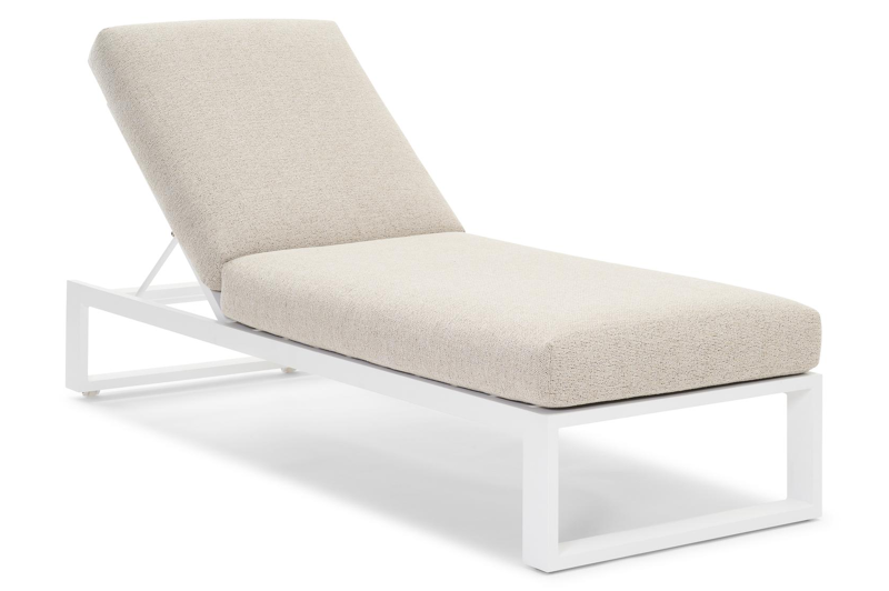 Verato verstelbaar ligbed in wit aluminium met marbella beige all weather cosytica kussen