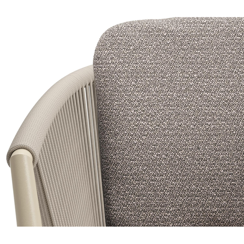 Orso tuinstoel in beige aluminium en beige verticaal geweven ronde rope met luxe zitkussen in All Weather Sunbrella® Luxe Wander Granite
