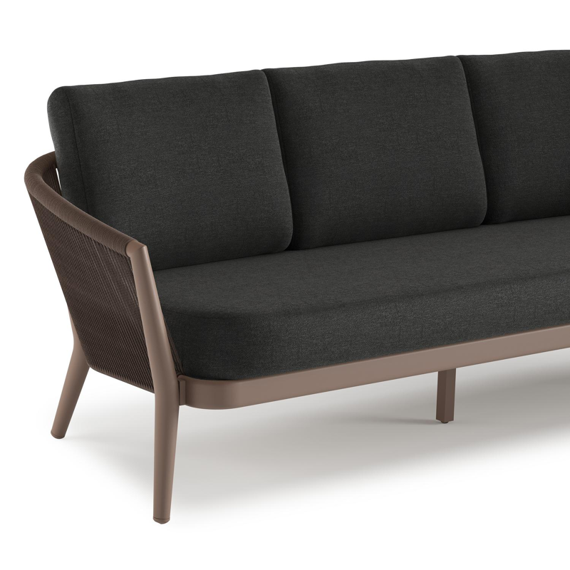 Orso loungeset in taupe aluminiumen zwart verticaal geweven ronde rope met Chartres Sooty all weather sunbrella® luxe kussen