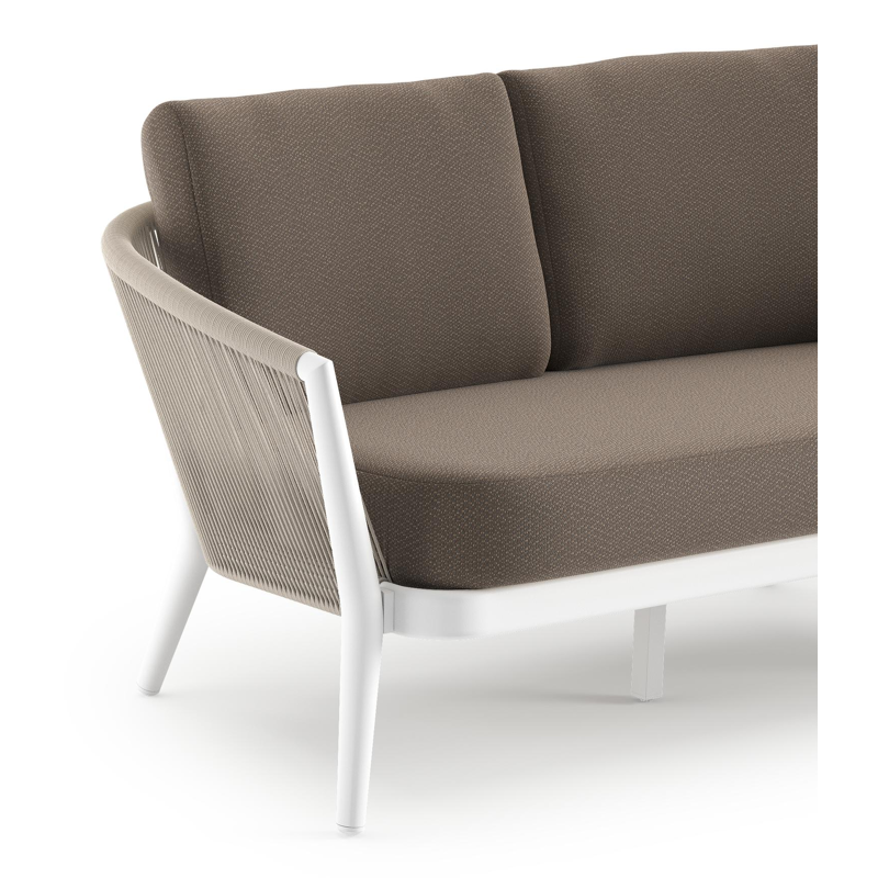 Orso loungebank in wit aluminium en beige verticaal geweven ronde rope met Lopi Coconut all weather sunbrella® luxe kussen