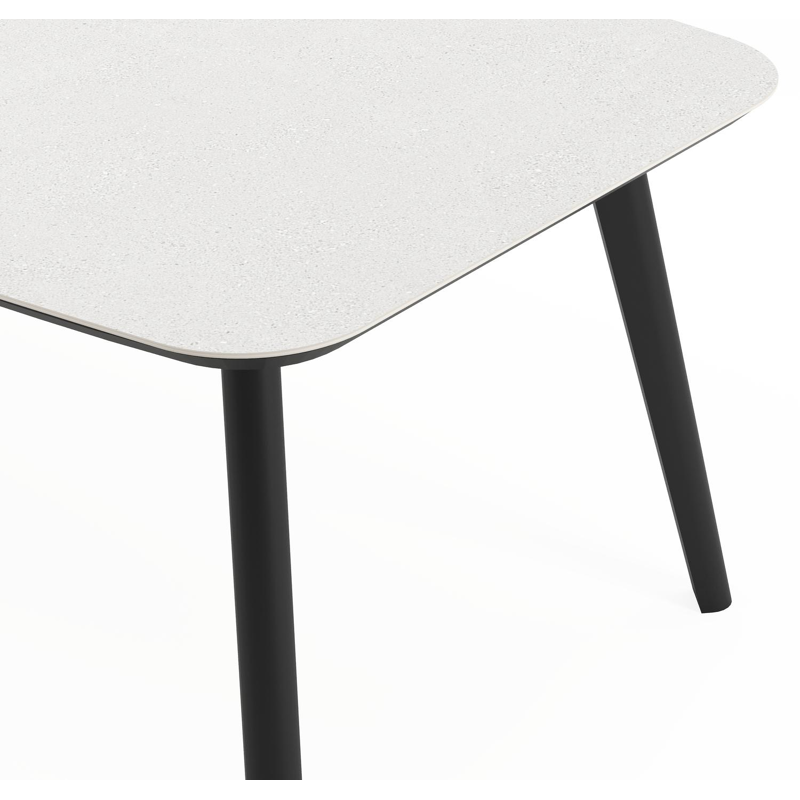 Mosa tuinset in zwart aluminium en topo minerale sintered stone met 6 Gerona tuinstoelen