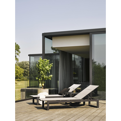 Verato bijzettafel in zwart aluminium - L 55 x B 55 x H 45 cm