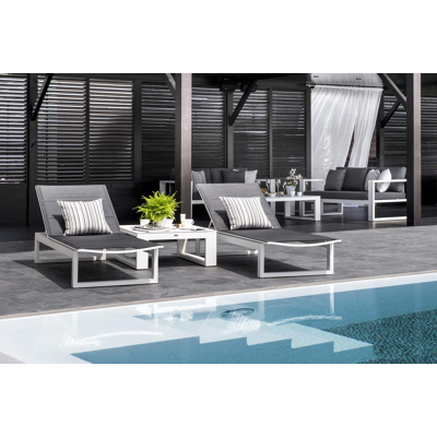 Table intermédiaire Verato en aluminium blanc - Lg 73 x larg. 88 x H 32 cm