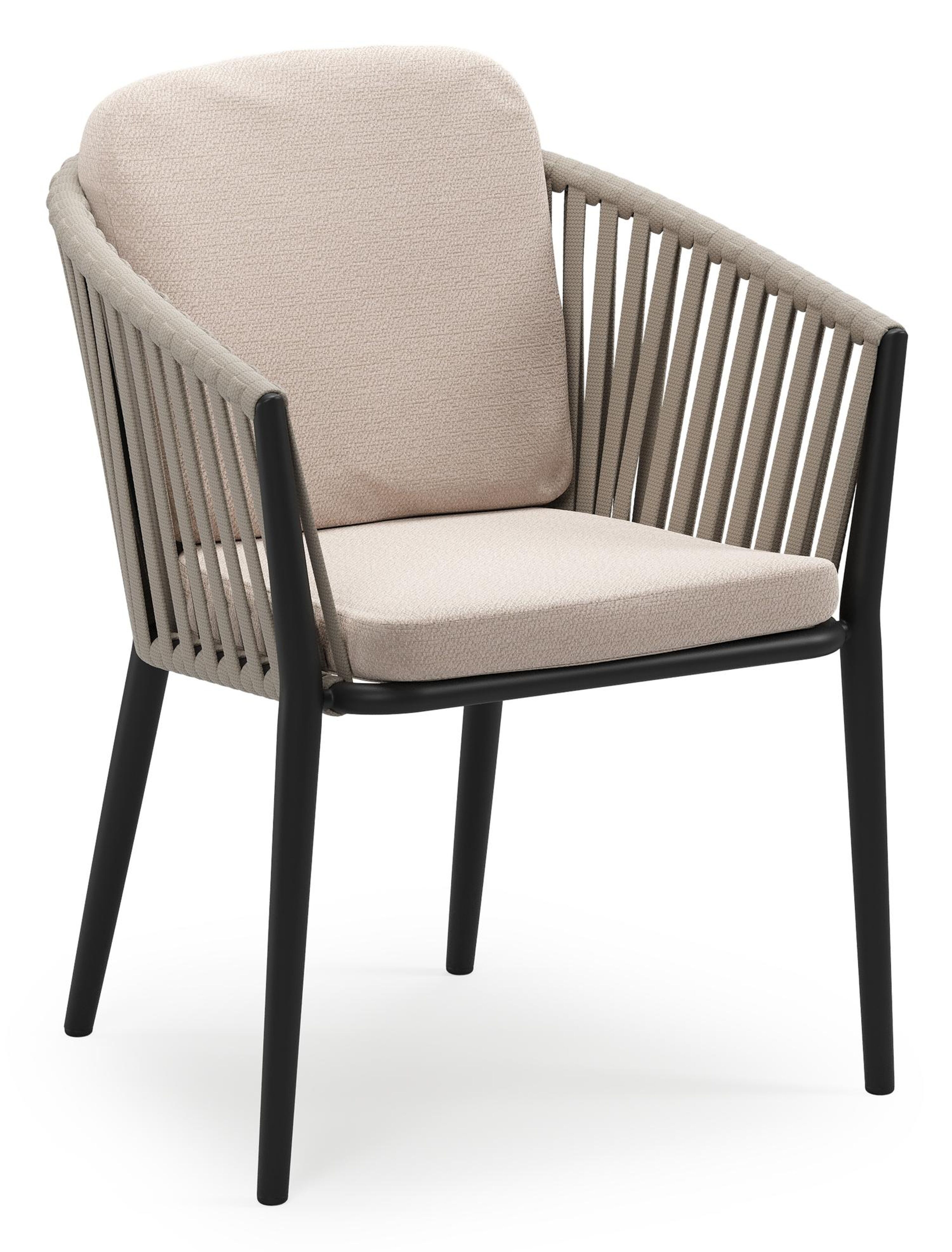 Orso stapelbare tuinstoel in zwart aluminium en beige verticaal geweven luxe vlakke brede rope met stoelkussen in All Weather Sunbrella® Luxe Wander Pilat