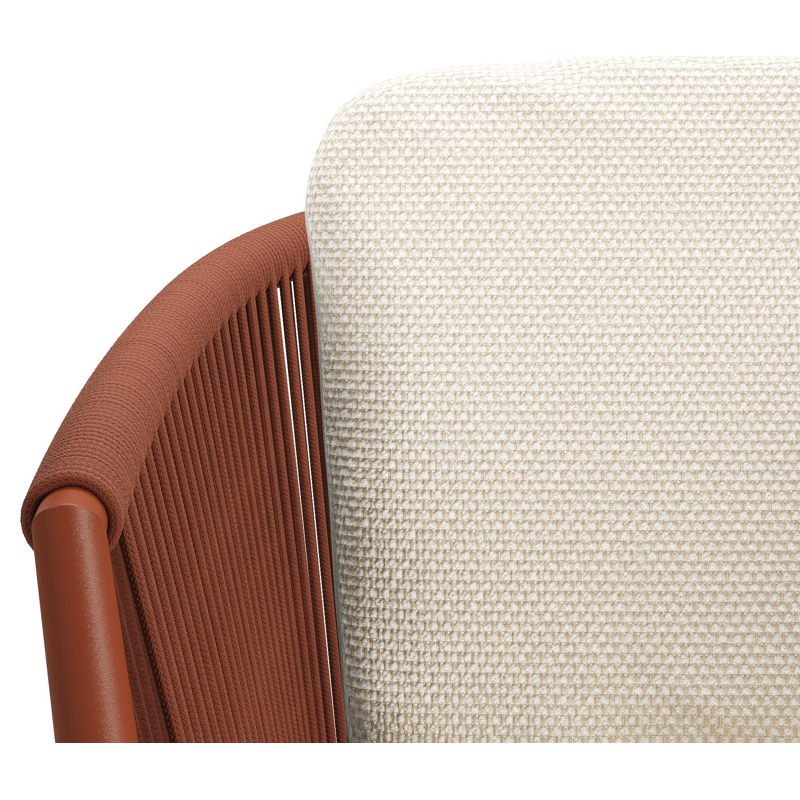 Chaise de jardin Orso en aluminium brun rouille et corde ronde tissée verticalement brun rouille avec coussin luxe en All Weather Cosytica Althea Off White