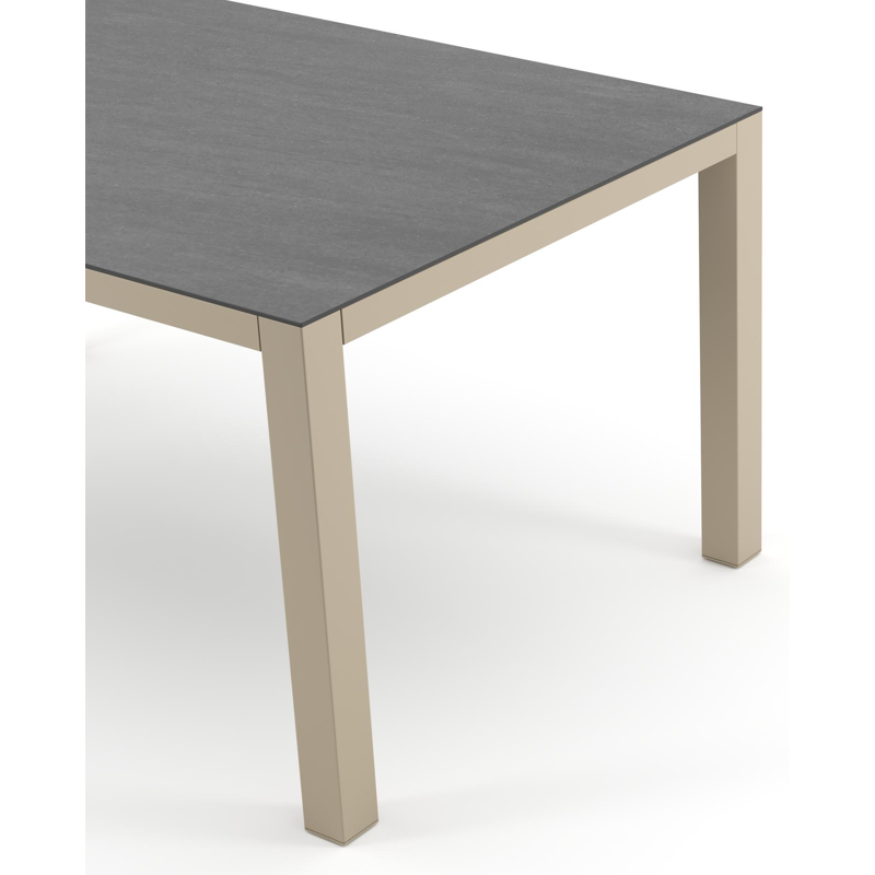 Como tuintafel rechthoekig in beige aluminium en volkeramiek Basalt Black - L 160 x B 100 x H 73 cm