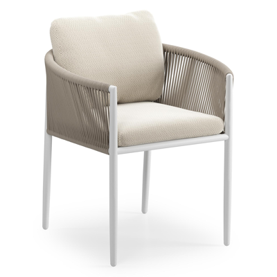 Organo tuinstoel in beige aluminium en beige verticaal geweven luxe vlakke rope met stoelkussen in All Weather Sunbrella® Luxe Lopi Marble