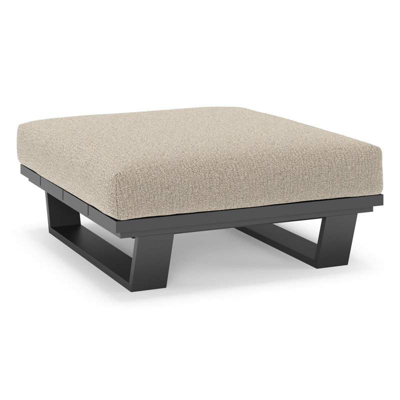 Pagino poef in zwart aluminium met catania beige all weather cosytica kussen