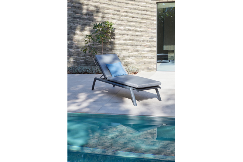 Caravelle/Bari ligbedkussen weather+ softtouch grijs