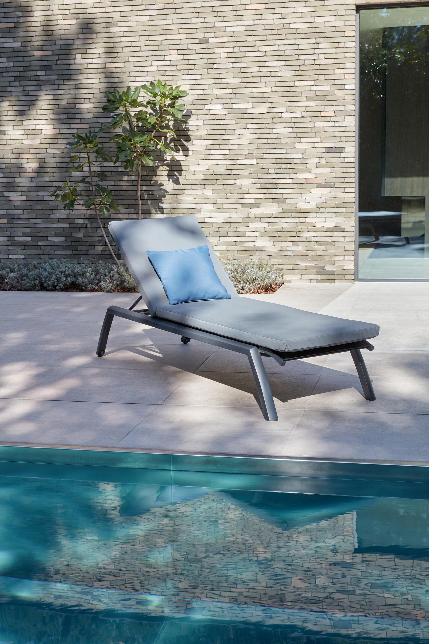 Caravelle/Bari ligbedkussen weather+ textileen grijs