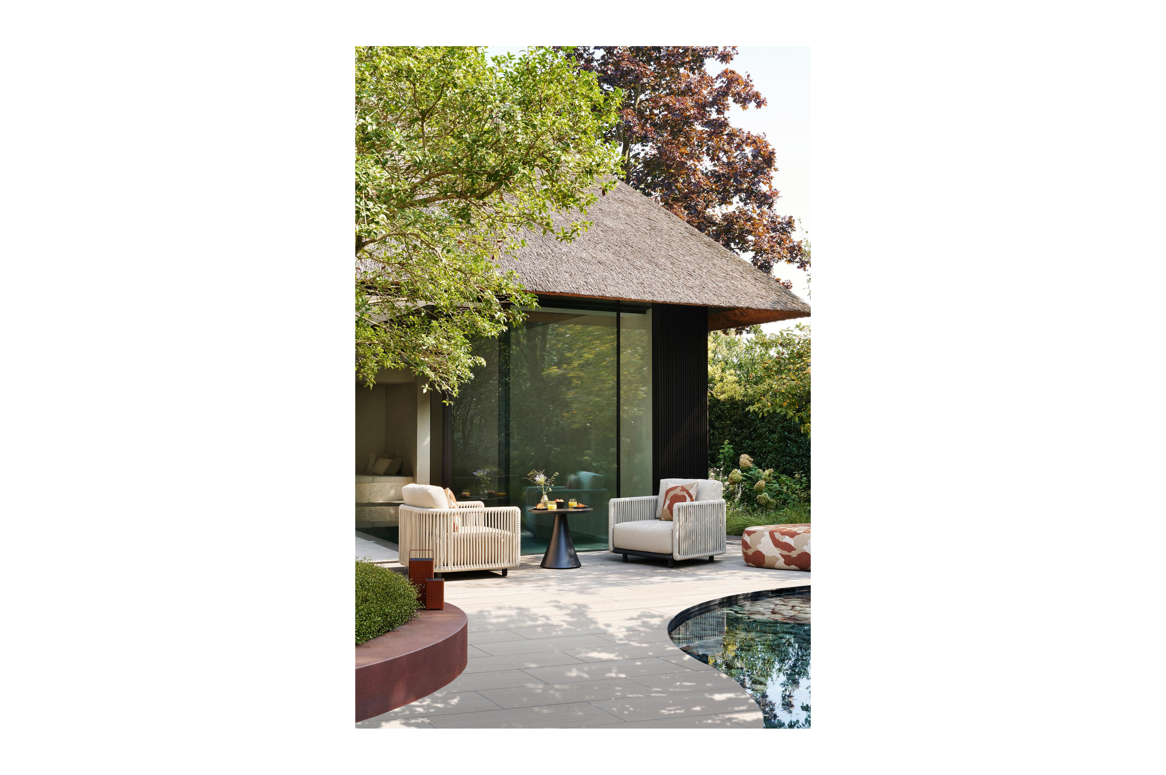 Organo loungestoel 1-zit in zwart aluminium en beige verticaal geweven luxe vlakke rope met heritage papyrus all weather sunbrella® luxe kussen