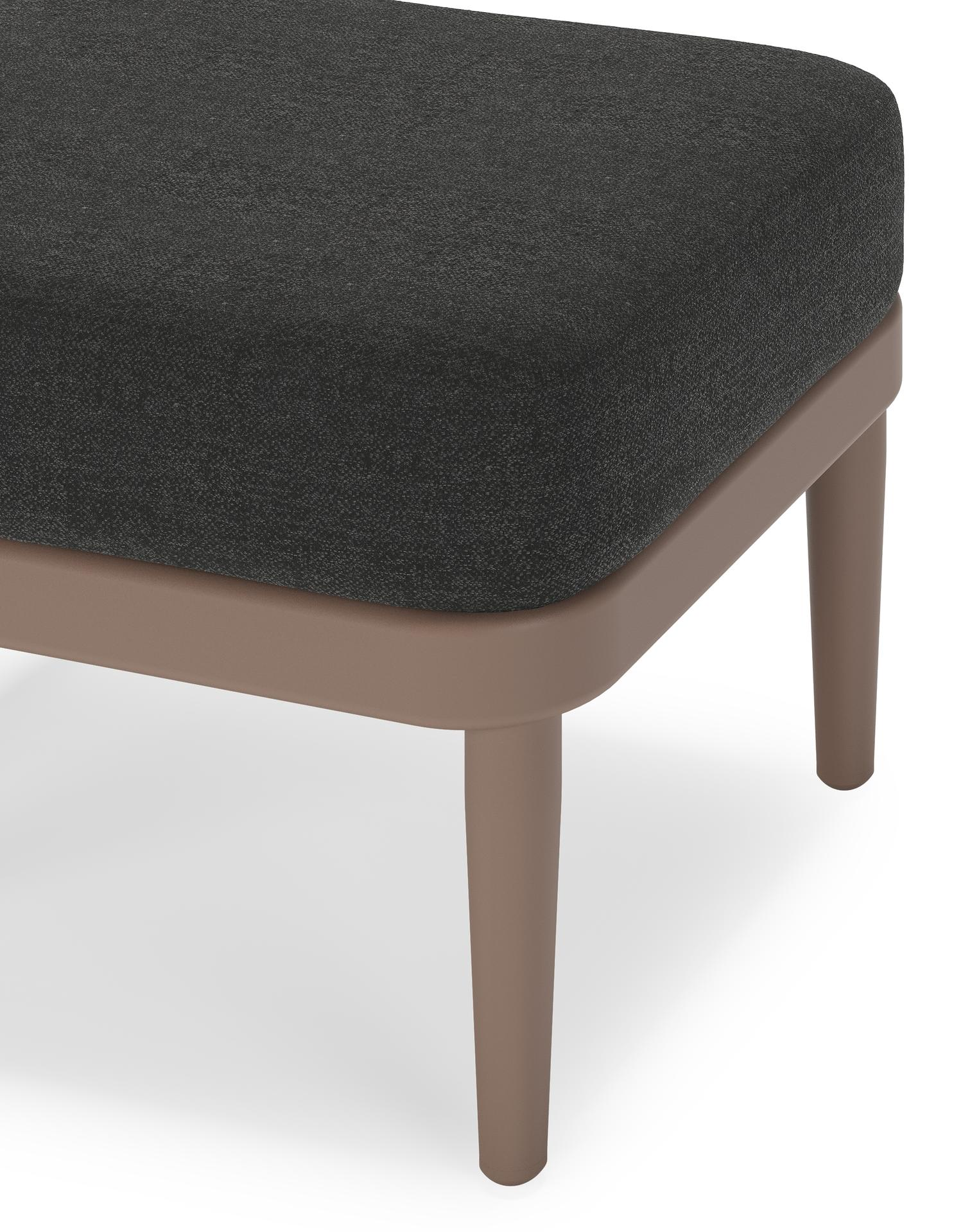 Orso poef in taupe aluminium met Chartres Sooty all weather sunbrella® luxe kussen