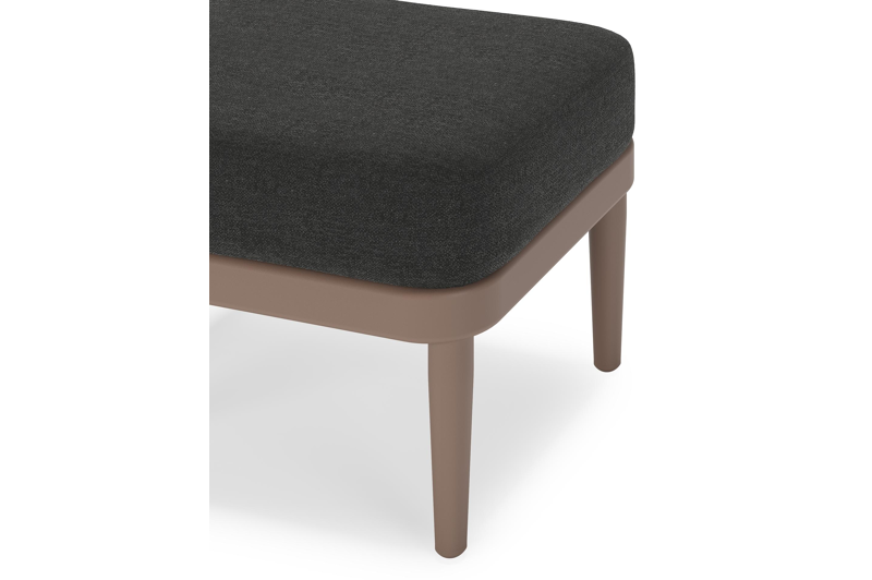 Orso poef in taupe aluminium met Chartres Sooty all weather sunbrella® luxe kussen