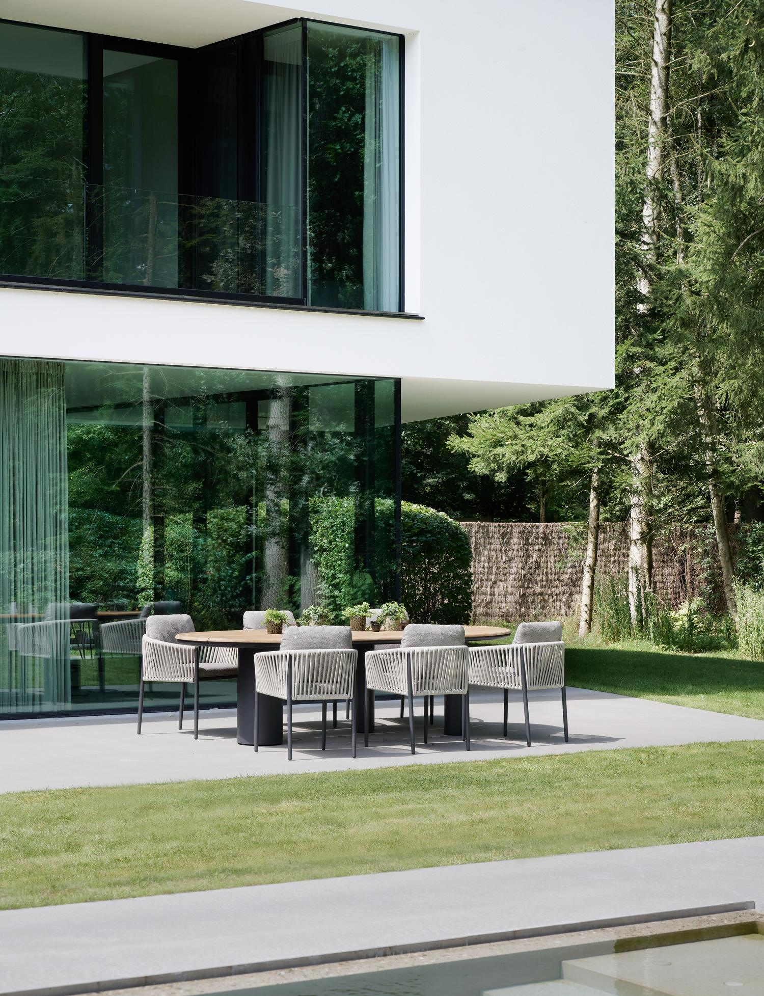 Table de jardin Organo organique en aluminium noir et teck Lg. 280 x Lrg. 120 x Haut. 74 cm