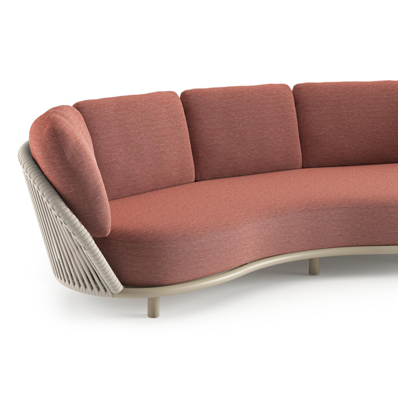 Lupino loungebank in beige aluminium en beige verticaal geweven luxe vlakke brede rope met slow alezan all weather sunbrella® luxe kussen