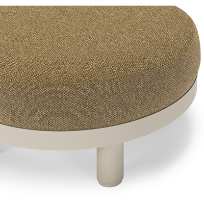 Donato lounge poef in beige aluminium met all weather cosytica Madagascar Walnut kussen