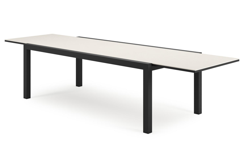 Calobra rechthoekige uitschuifbare tuinset in zwart aluminium en sintered stone crema minerale met 10 Zamora tuinstoelen