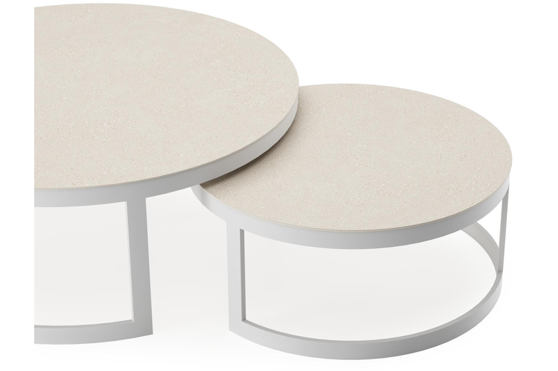 Enna set van 2 loungetafels in wit aluminium en Beige volkeramiek - Dia. 100/70 x H 37/30 cm