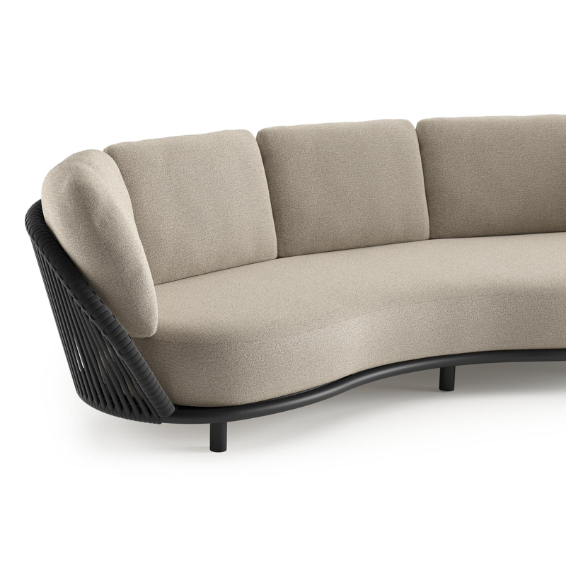 Lupino loungebank in zwart aluminium en zwart verticaal geweven luxe vlakke brede rope met catania sand all weather cosytica kussen