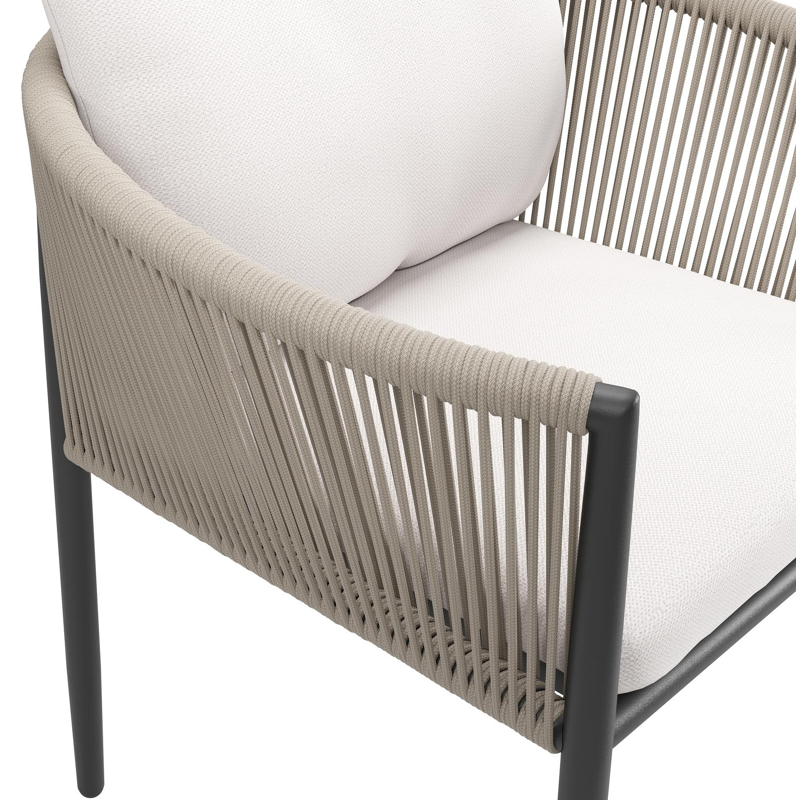 Organo tuinstoel in zwart aluminium en zwart verticaal geweven ronde rope met stoelkussen in All Weather Sunbrella® Luxe Savane Whisper