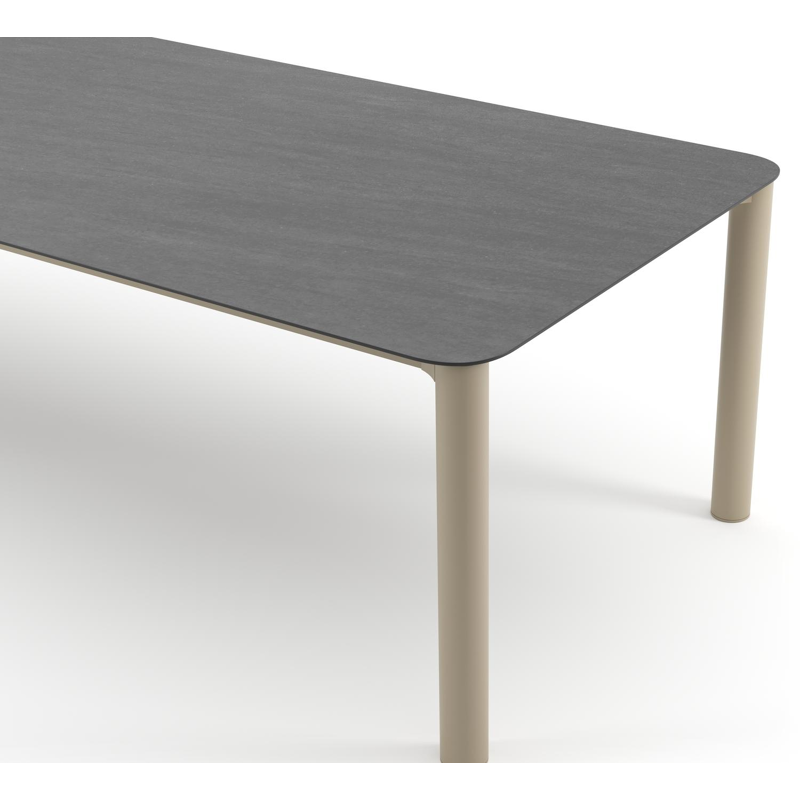 Orso tuintafel rechthoekig afgerond in beige aluminium en volkeramiek Basalt Black - L 290 x B 110 x H 74.5 cm