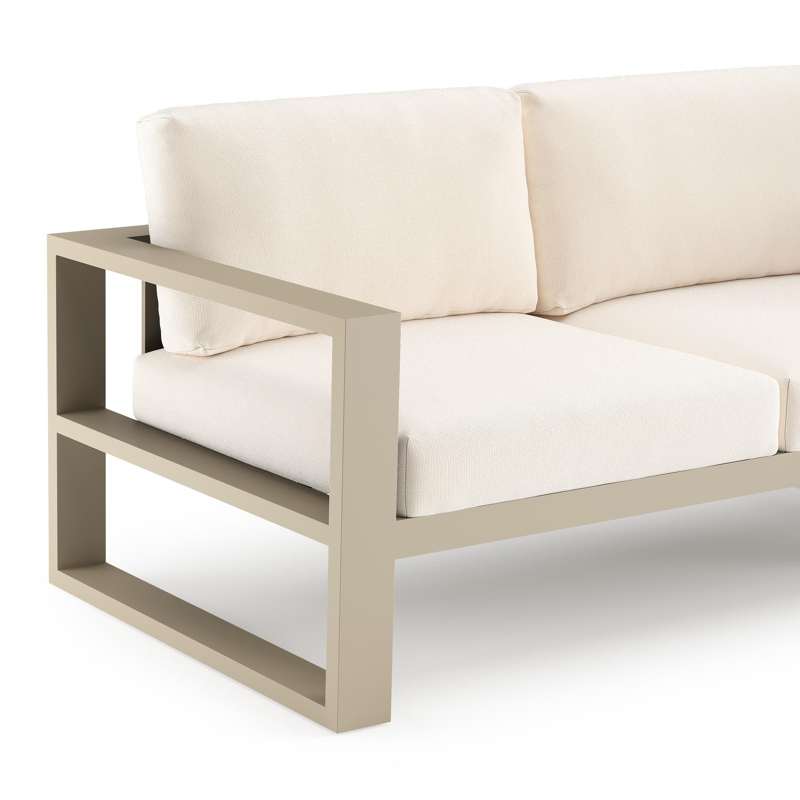 Verato loungehoek in beige aluminium met lopi snow all weather sunbrella® luxe kussen