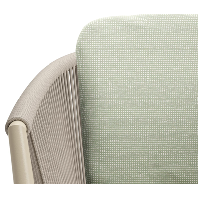 Orso tuinstoel in beige aluminium en beige verticaal geweven ronde rope met luxe zitkussen in All Weather Sunbrella® Luxe Slow Spirea