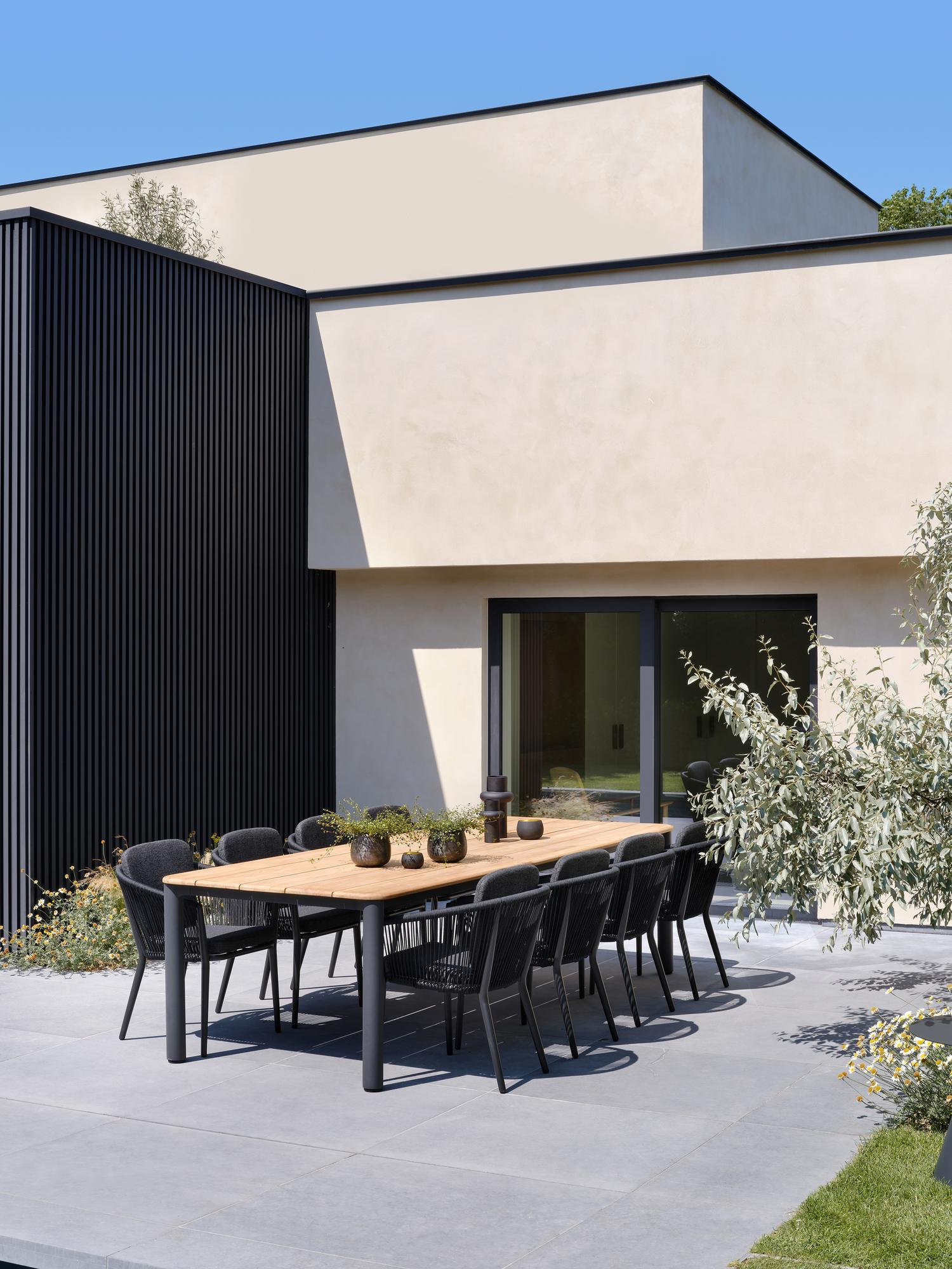 Orso tuintafel rechthoekig afgerond in zwart aluminium en teak - L 290 x B 110 x H 74.5 cm