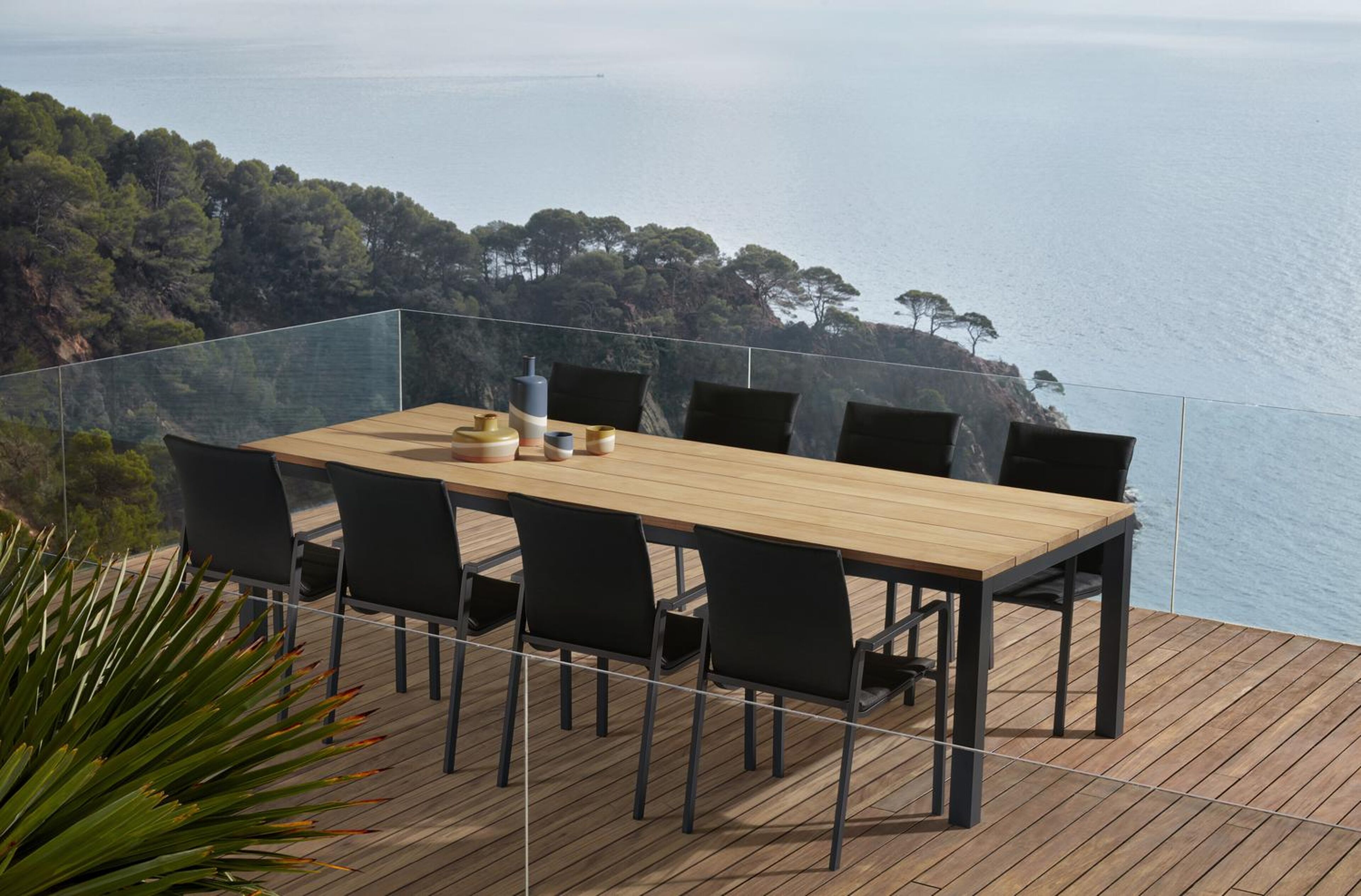 Chaise de jardin empilable Como in aluminium noir et textilène luxe confort noir