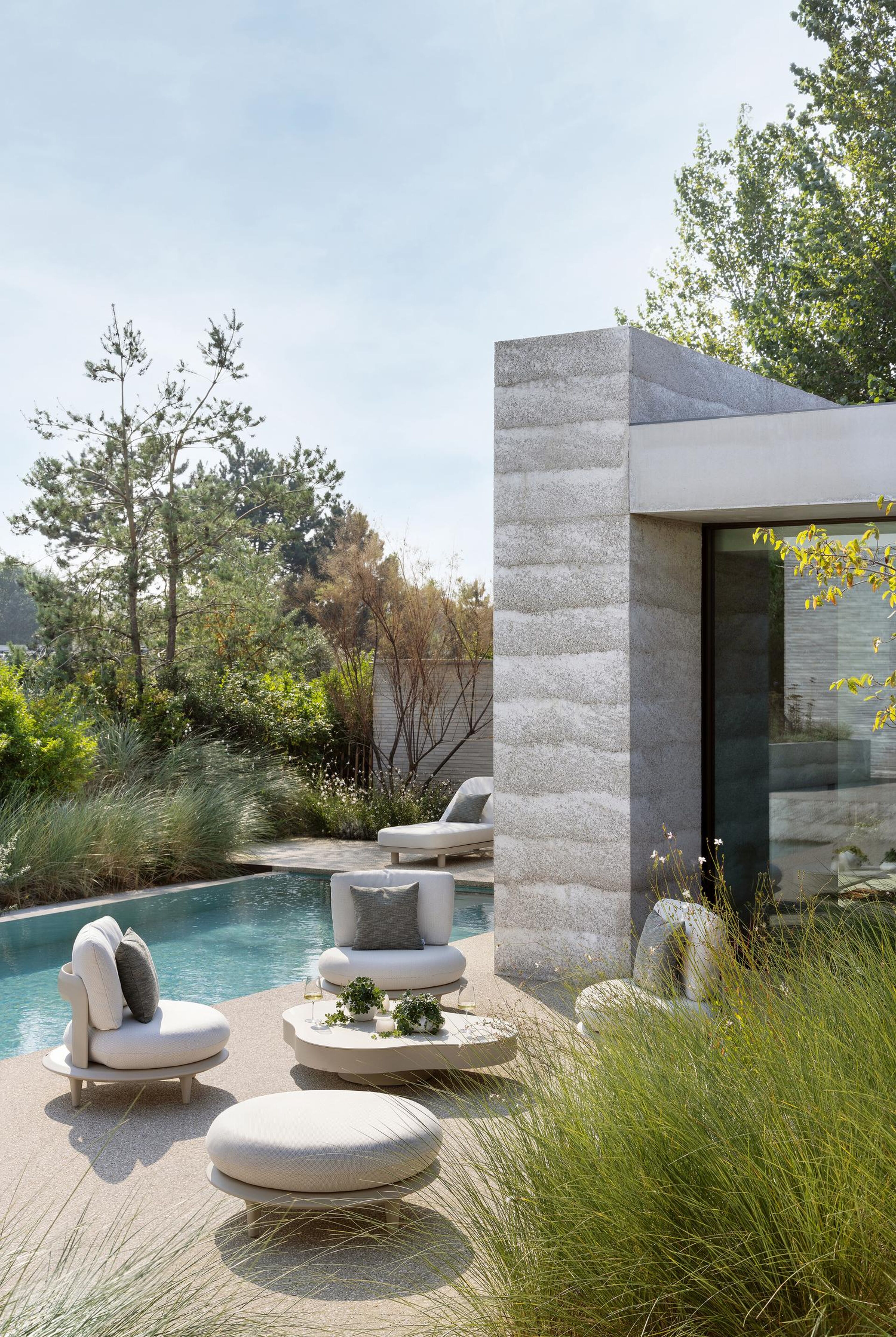 Fauteuil de jardin Bomero en aluminium beige et coussins en all weather sunbrella® luxe lopi marble