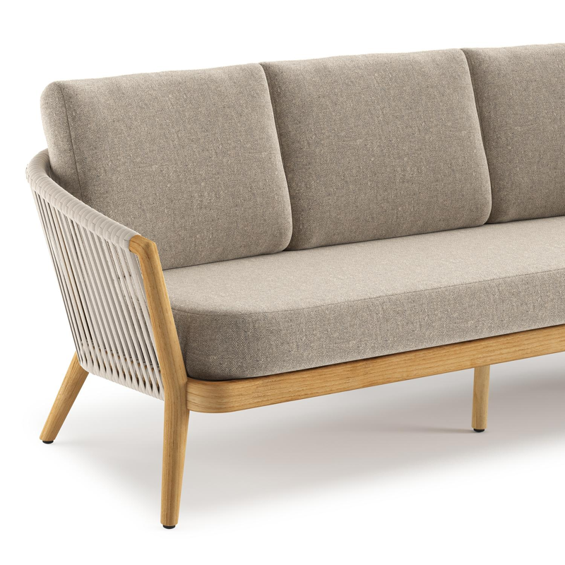 Orso loungebank in teak en beige verticaal geweven luxe vlakke rope met Chartres Pewter all weather sunbrella® luxe kussen