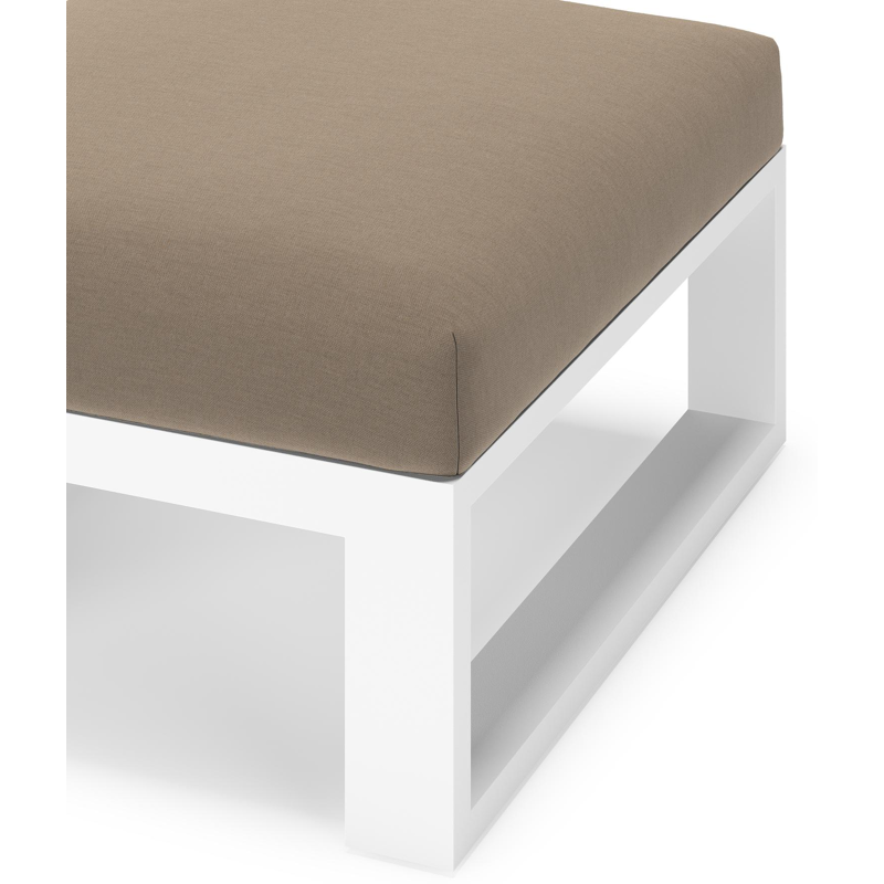 Verato poef in wit aluminium met natte heather grey all weather sunbrella® luxe kussen