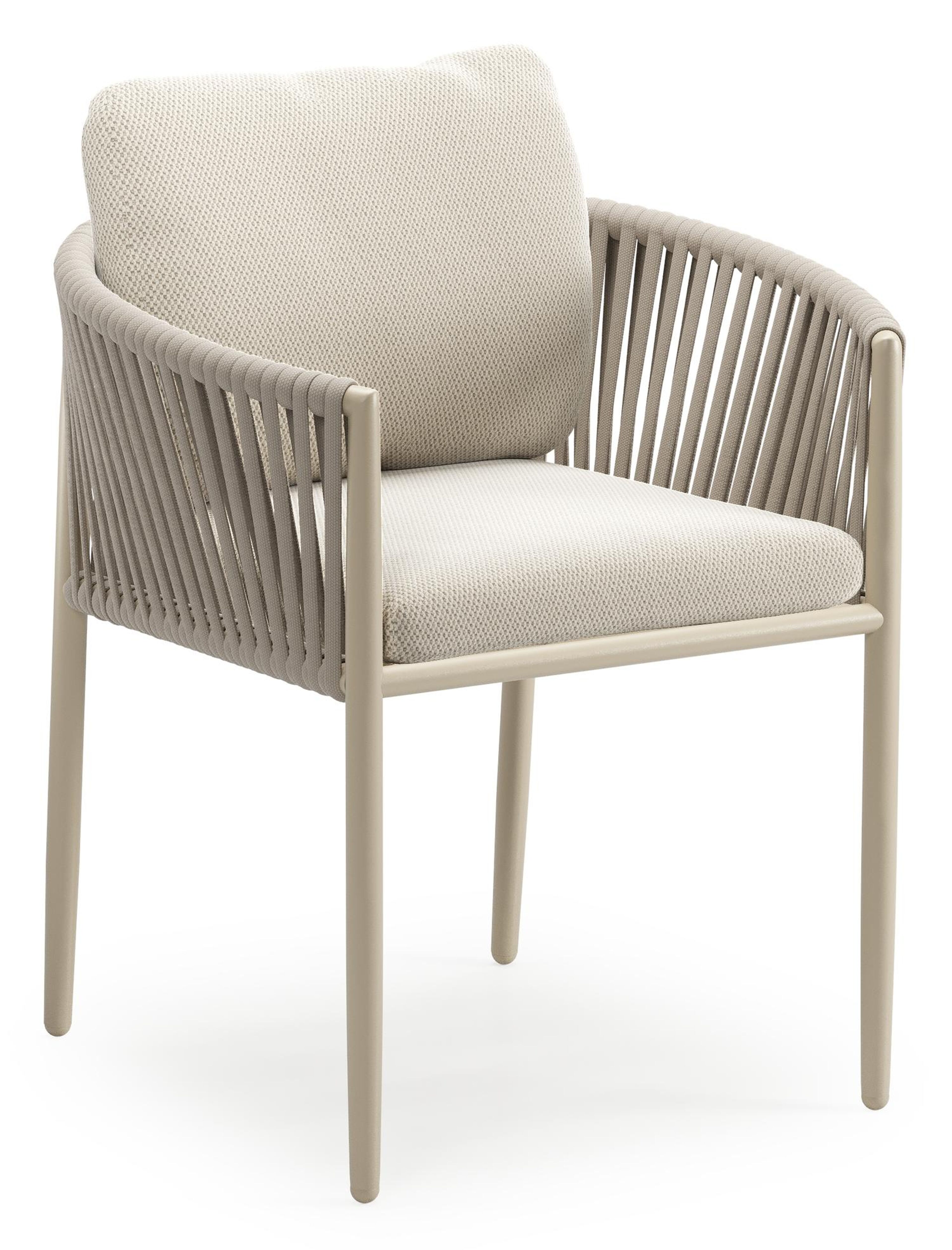 Organo tuinstoel in beige aluminium en beige verticaal geweven luxe vlakke rope met kussen in All Weather Sunbrella® Luxe Lopi Marble