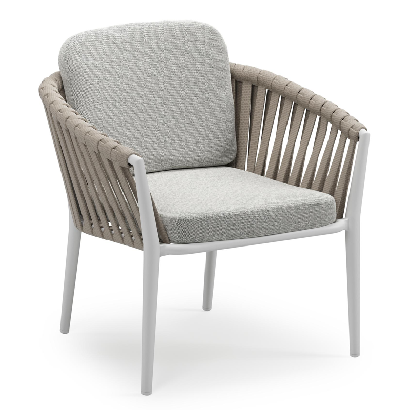 Orso low dining tuinstoel in wit aluminium en beige verticaal geweven luxe vlakke brede rope met stoelkussen in All Weather Sunbrella® Luxe Savane Nimbus