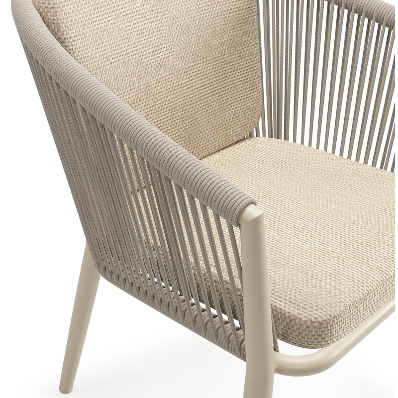 Orso tuinstoel in beige aluminium en beige verticaal geweven ronde rope met zitkussen in All Weather Cosytica Althea Camel