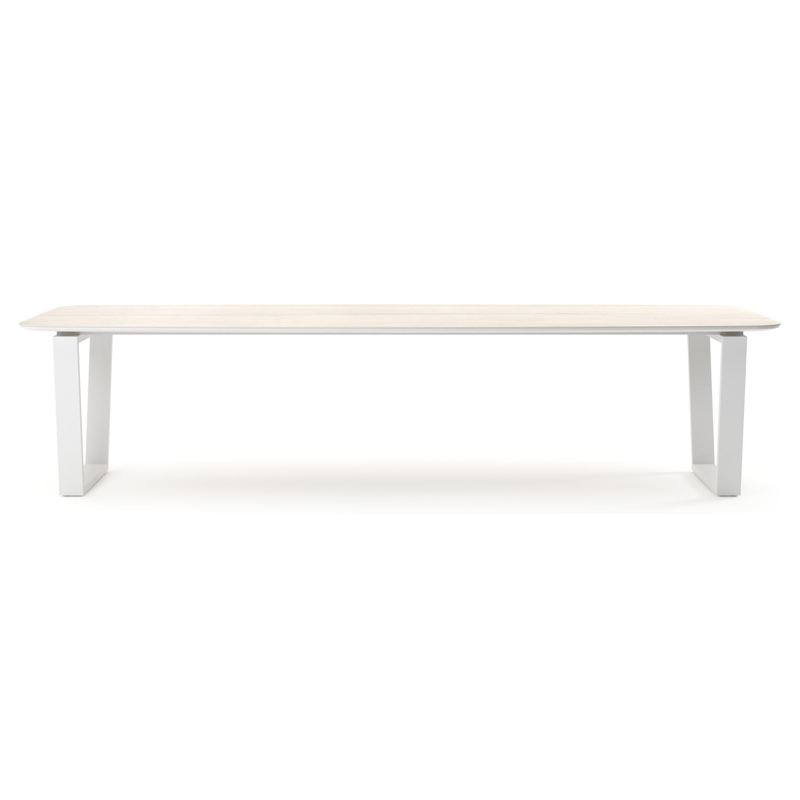 Table de jardin Pagino forme de bateau en aluminium blanc et céramique pleine Travertino Bianco - Lg. 315 x Lrg. 115 x Haut. 73 cm