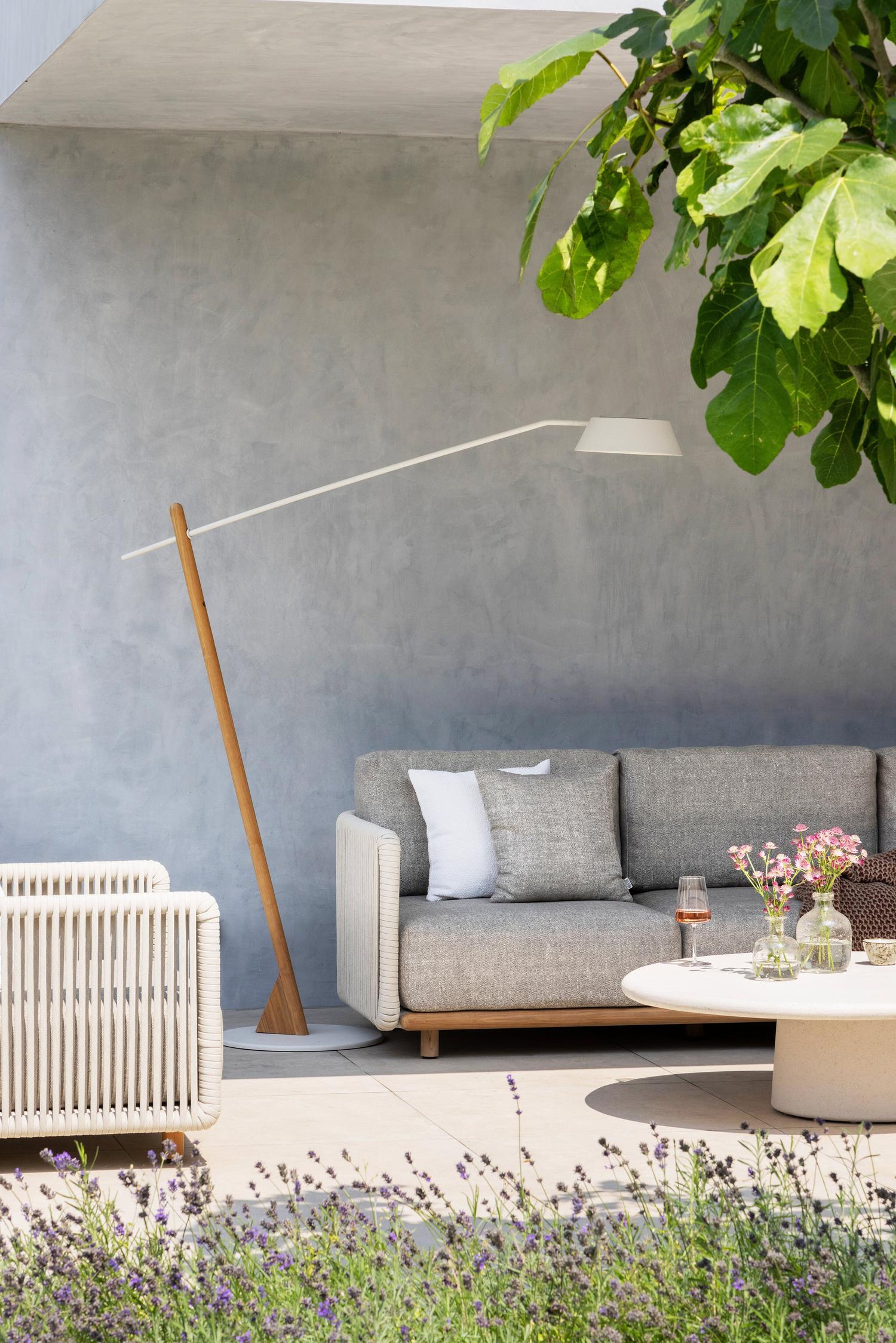 Lampe d'extérieur Tiko en teck