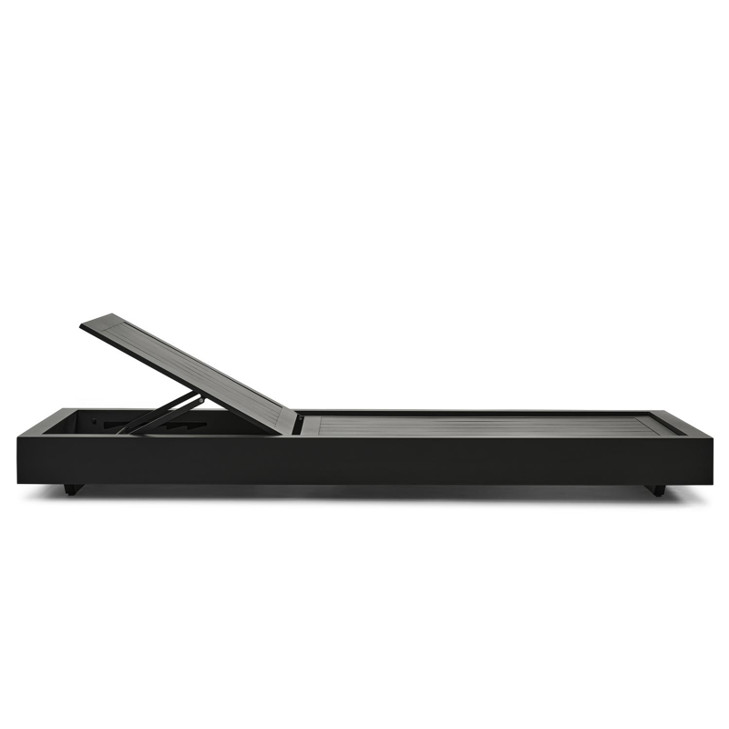 Como verstelbaar ligbed in zwart aluminium met natte grey chine all weather sunbrella® luxe kussens