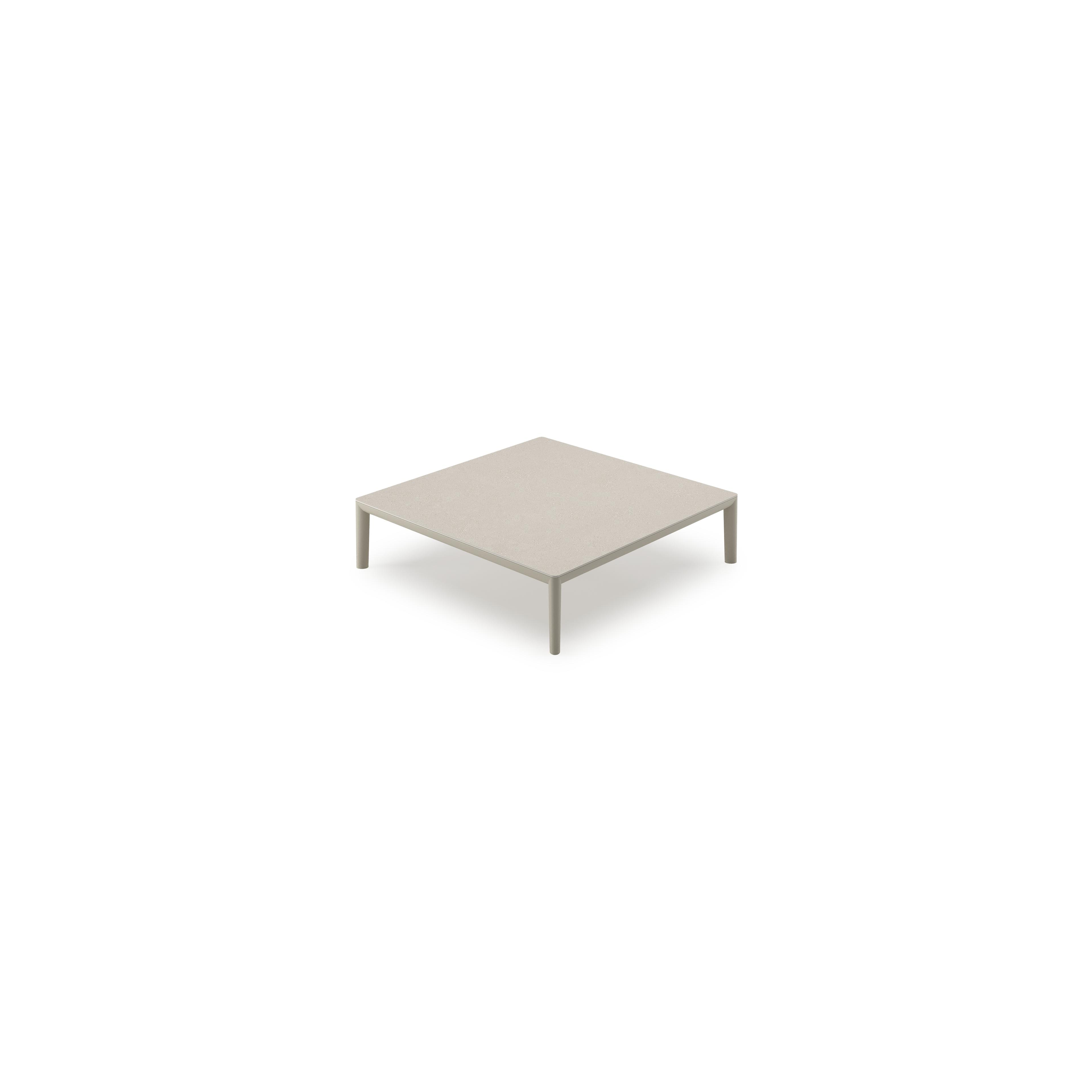Table de basse Tolosa en aluminium beige et sintered stone beige - Lg. 90 x Lrg. 90 x Haut. 38 cm