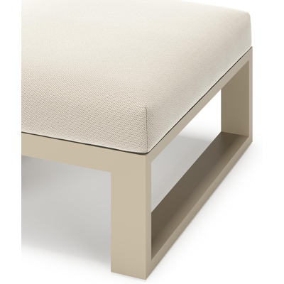 Pouf Verato en aluminium beige et coussin en all weather sunbrella® luxe lopi marble