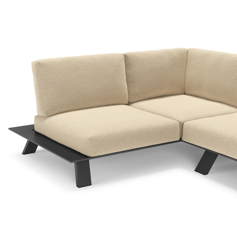 Cesano loungehoek in zwart aluminium met althea camel all weather Cosytica kussen