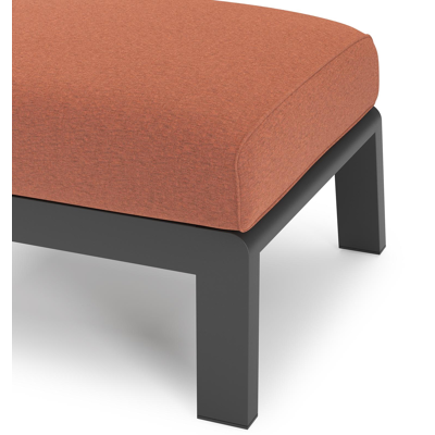 Cosenzo poef in zwart aluminium met heritage rust all weather sunbrella® luxe kussen