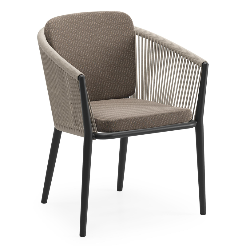 Orso tuinstoel in zwart aluminium en beige verticaal geweven ronde rope met zitkussen in All Weather Sunbrella® Luxe Lopi Coconut